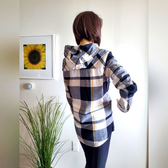 RIP ZONE Plaid Top - Picture 5 of 12